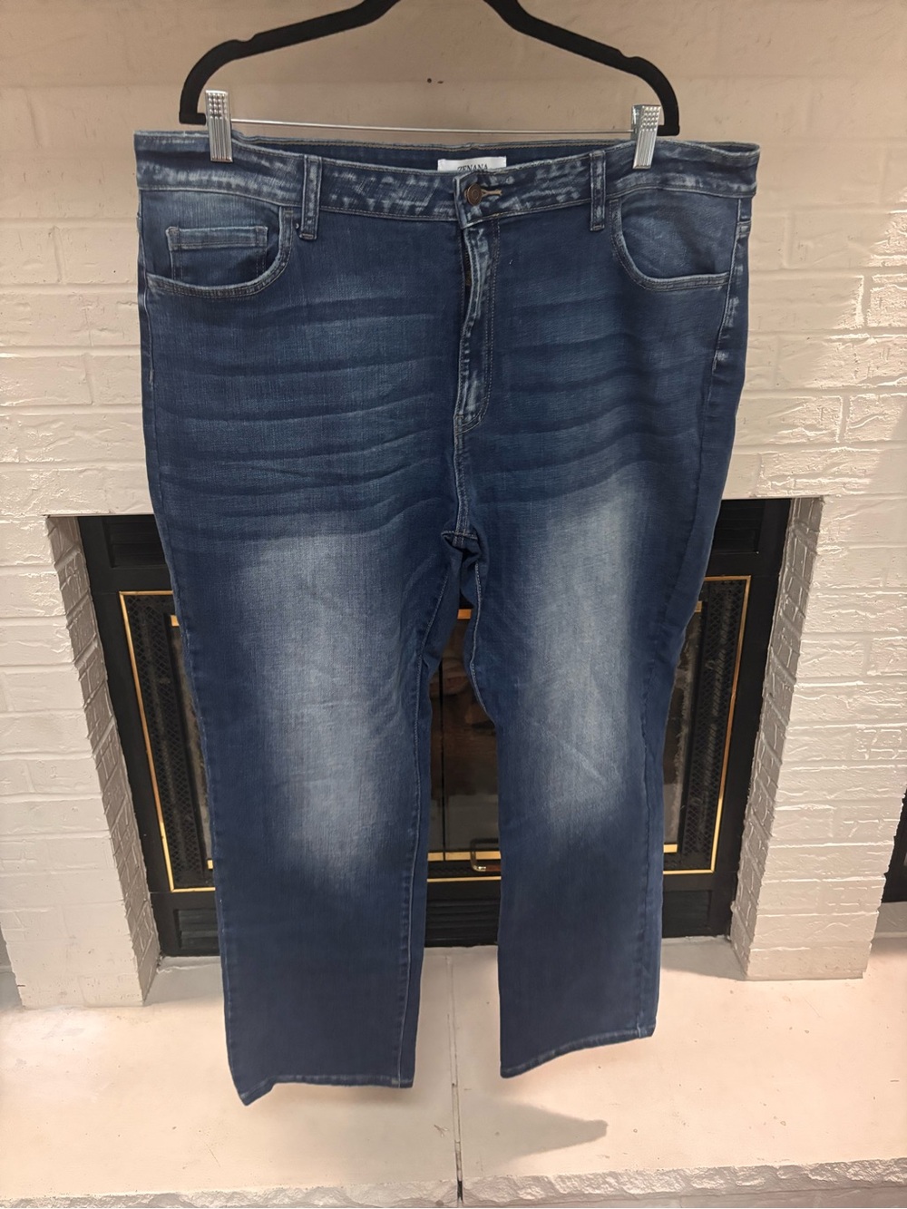 Zenana Outfitters Women's Straight Leg Jeans in Dark Blue Wash